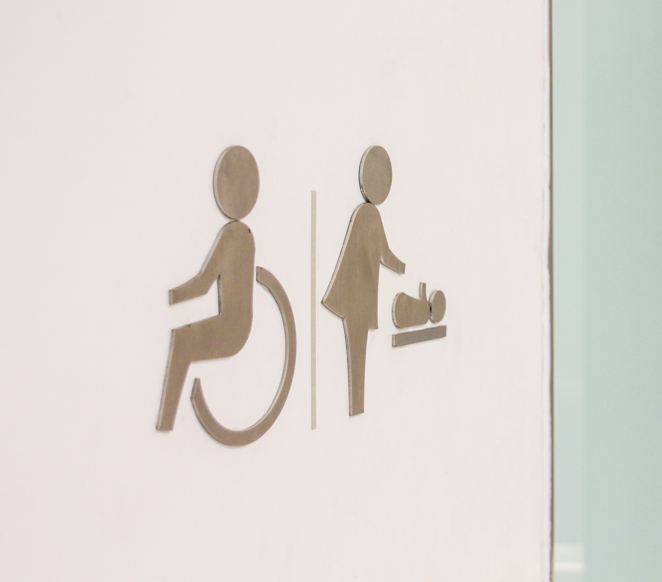 Luxury restroom trailer